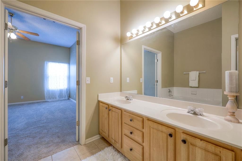 7323 Silverheel Street — photo 15