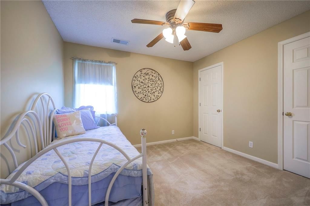 7323 Silverheel Street — photo 27