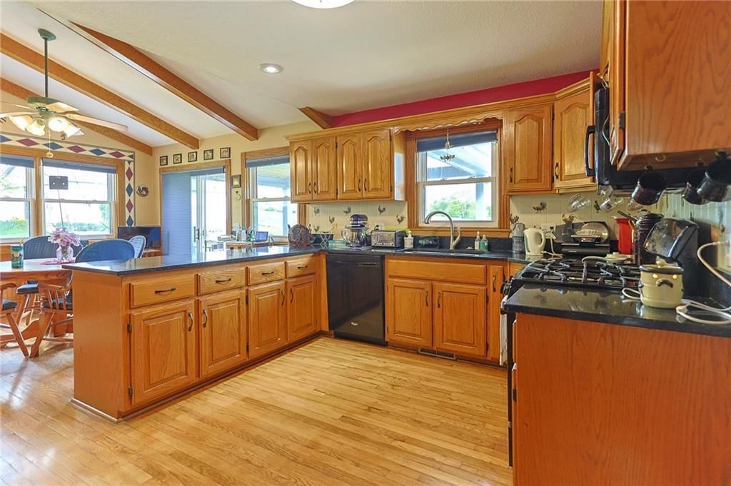 Photo 12 of 43 - 15404 NE 181st Street
