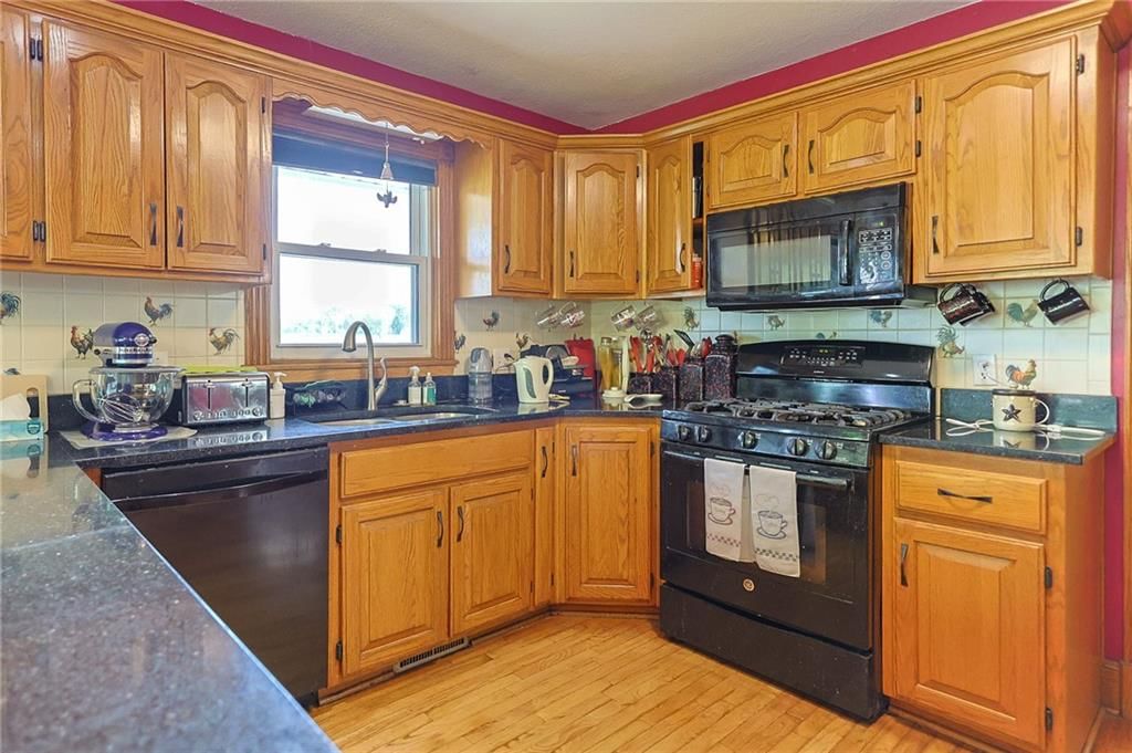 Photo 13 of 43 - 15404 NE 181st Street