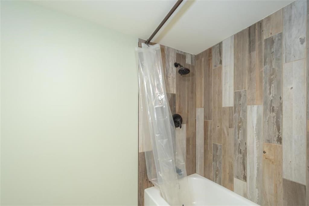 830 E 8th Street — photo 13