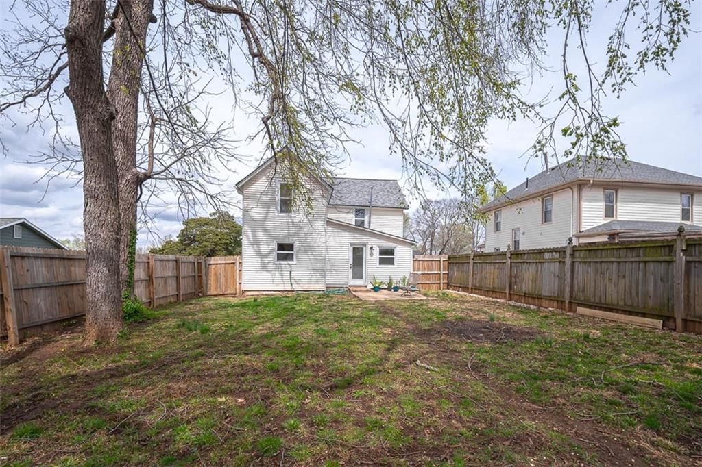 830 E 8th Street — photo 29