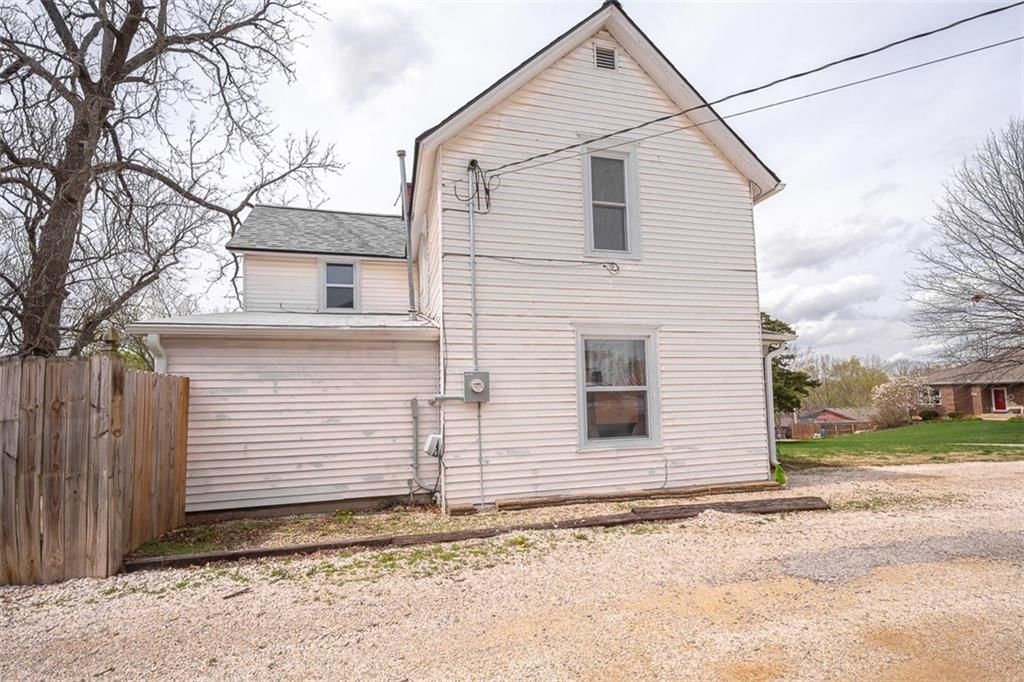 830 E 8th Street — photo 30
