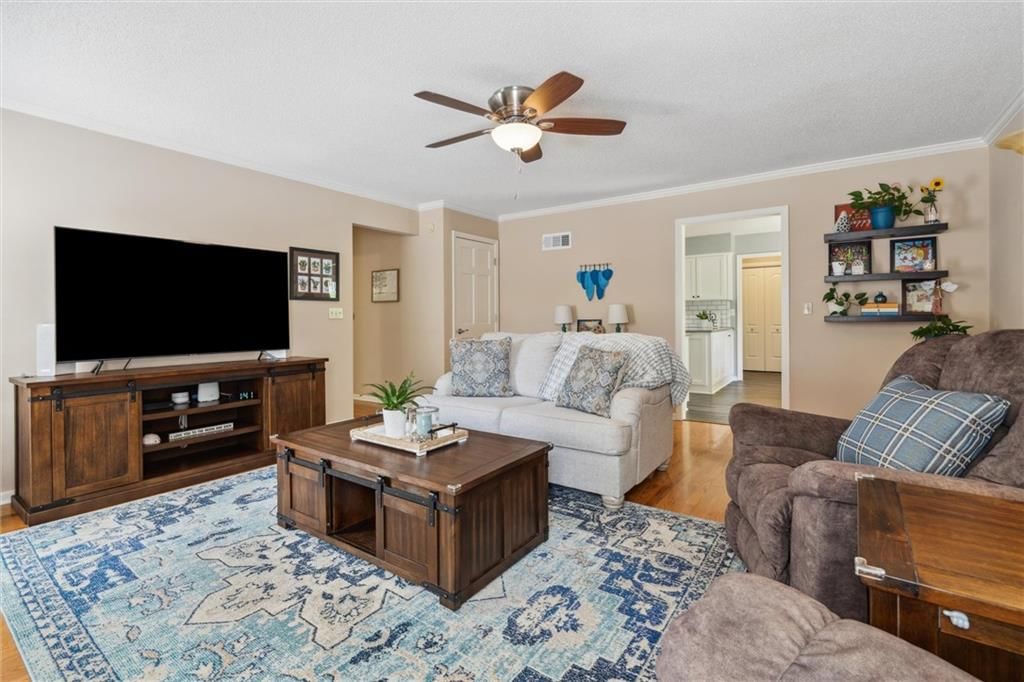 2301 NE 79th Place — photo 8