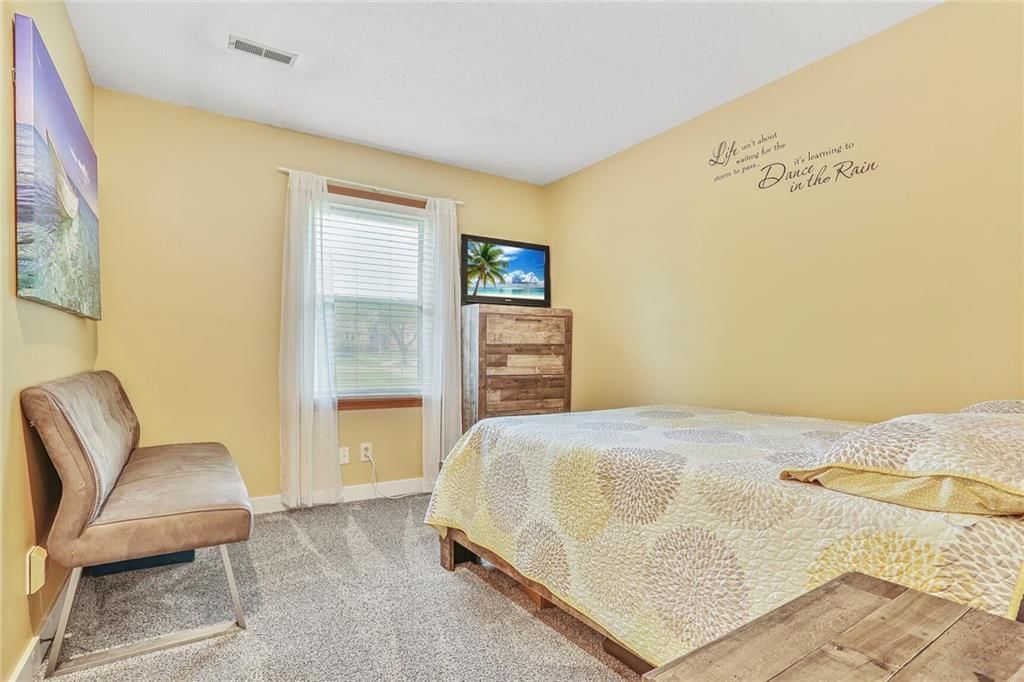 922 NE Karapat Drive — photo 12