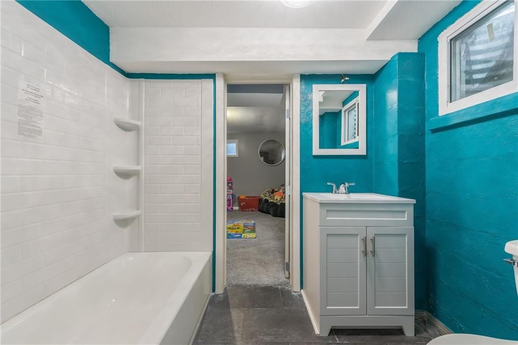 8317 N Pontiac Avenue — photo 30