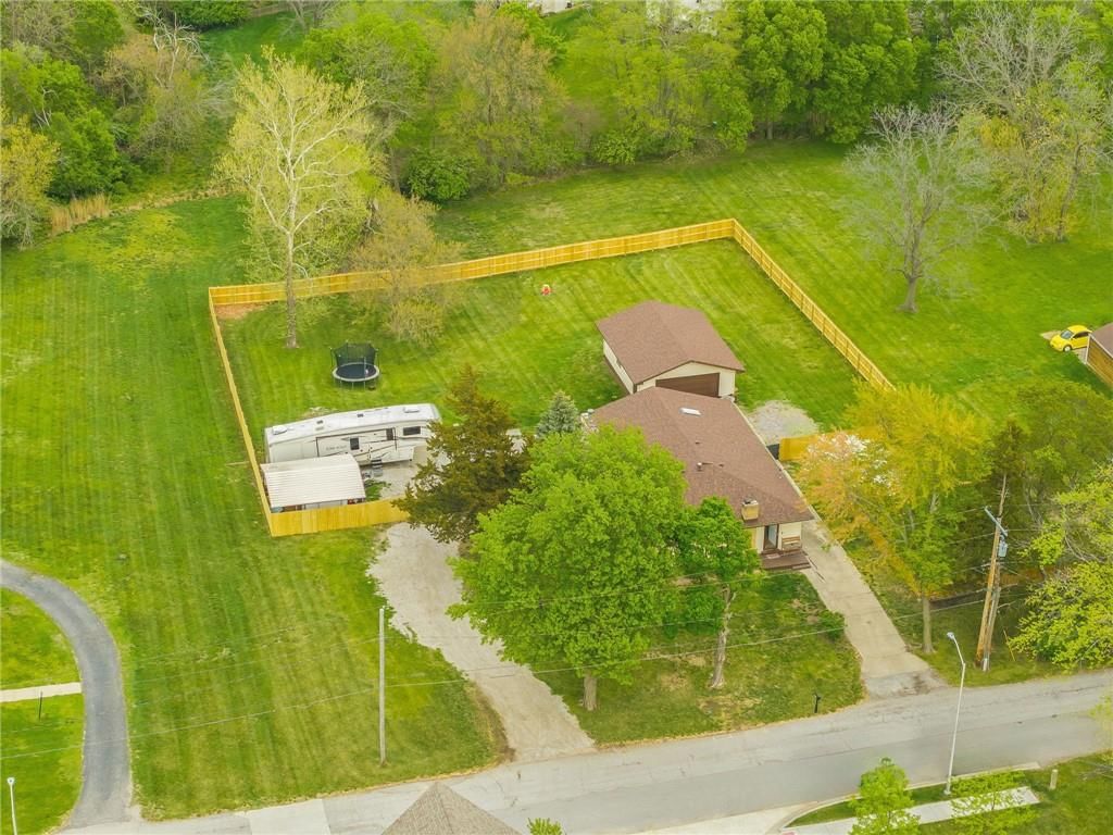 8317 N Pontiac Avenue — photo 39