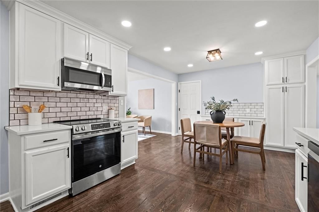 8537 S Russell Street — photo 11