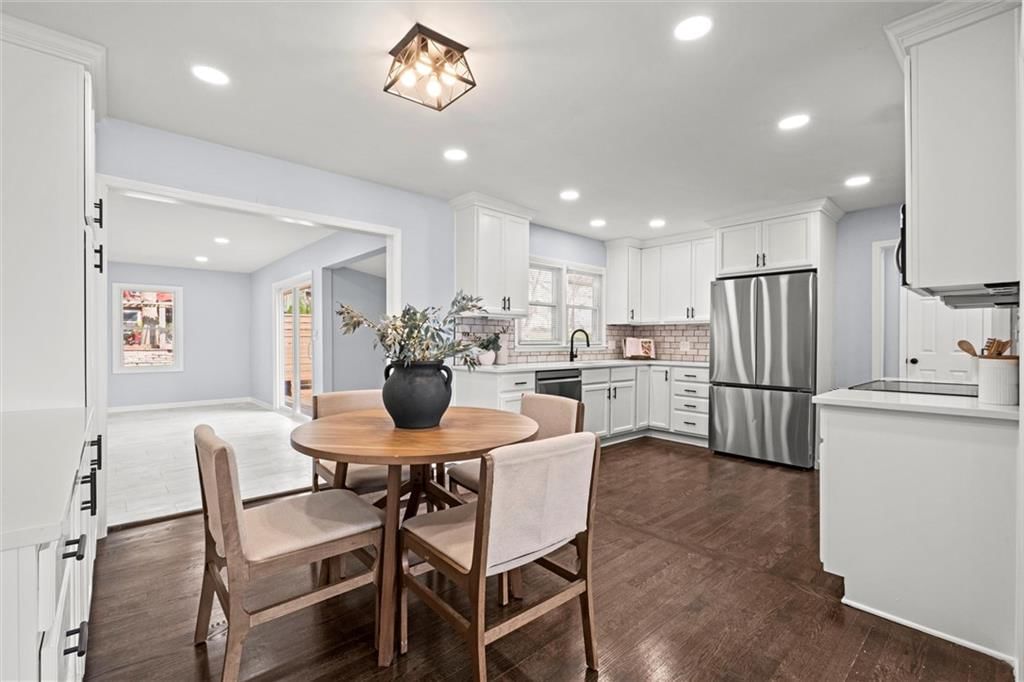8537 S Russell Street — photo 12