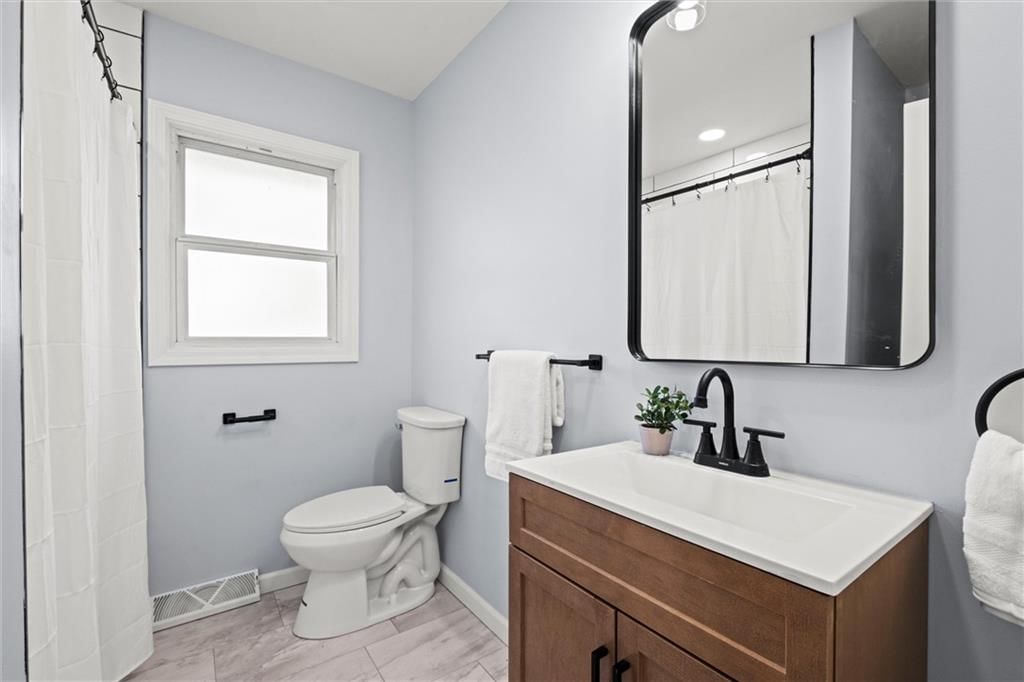 8537 S Russell Street — photo 13