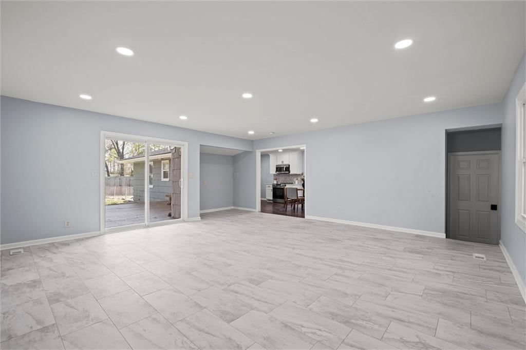 8537 S Russell Street — photo 21