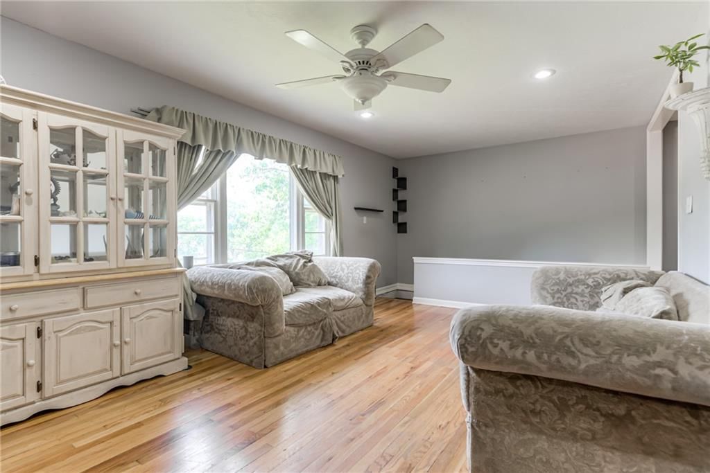 Photo 7 of 33 - 1749 S 49th Street