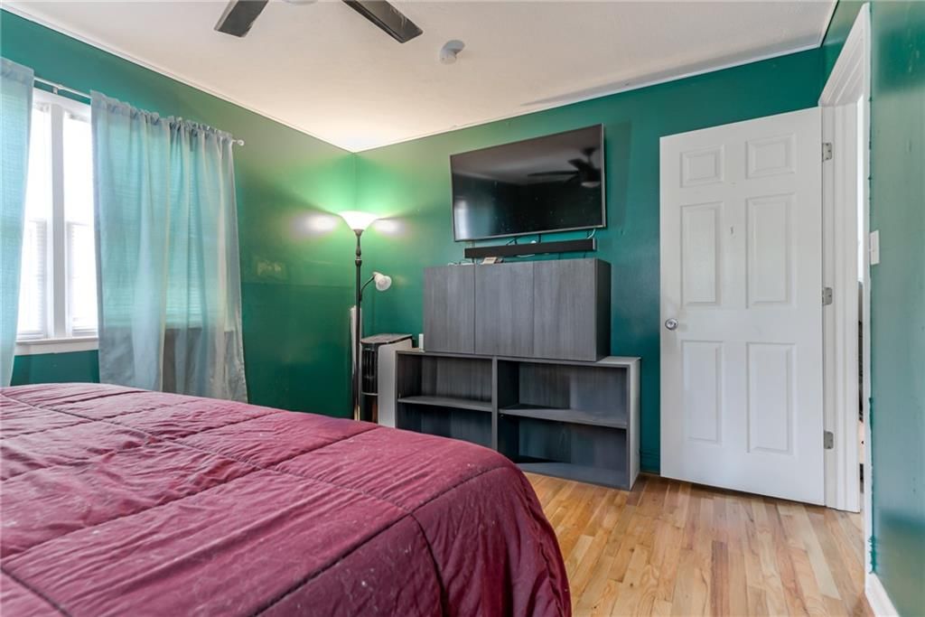 Photo 13 of 33 - 1749 S 49th Street
