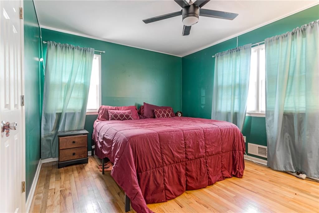 Photo 14 of 33 - 1749 S 49th Street