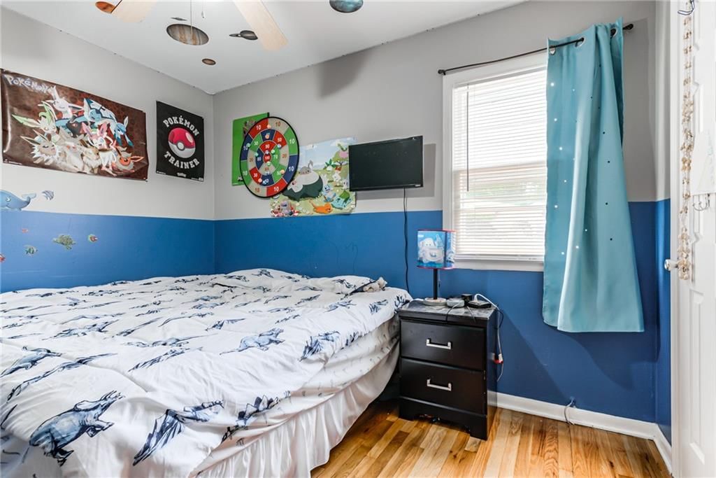 Photo 15 of 33 - 1749 S 49th Street