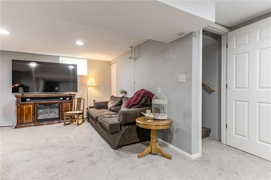 Photo 20 of 33 - 1749 S 49th Street