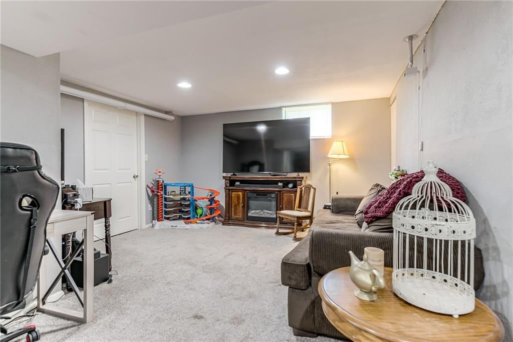 Photo 21 of 33 - 1749 S 49th Street
