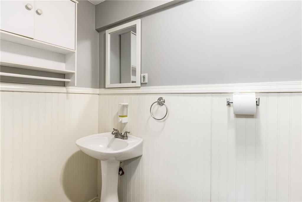 Photo 24 of 33 - 1749 S 49th Street