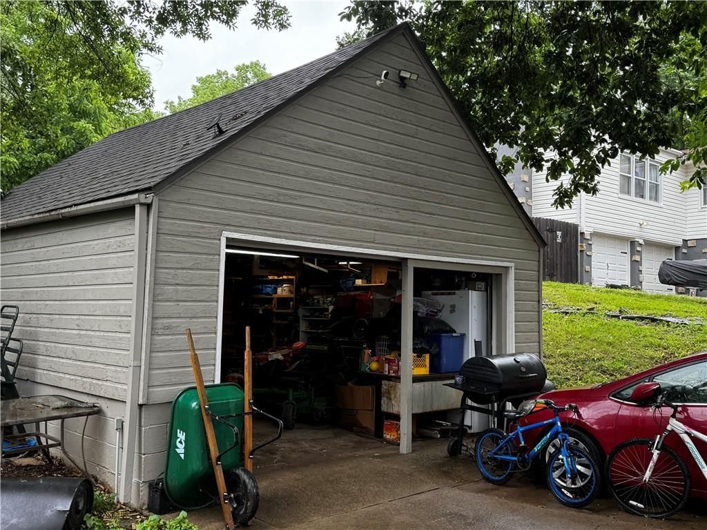 Photo 29 of 33 - 1749 S 49th Street
