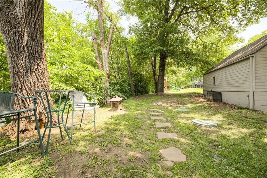 Photo 30 of 33 - 1749 S 49th Street