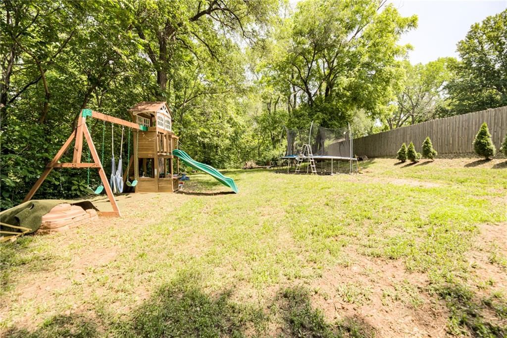 Photo 31 of 33 - 1749 S 49th Street