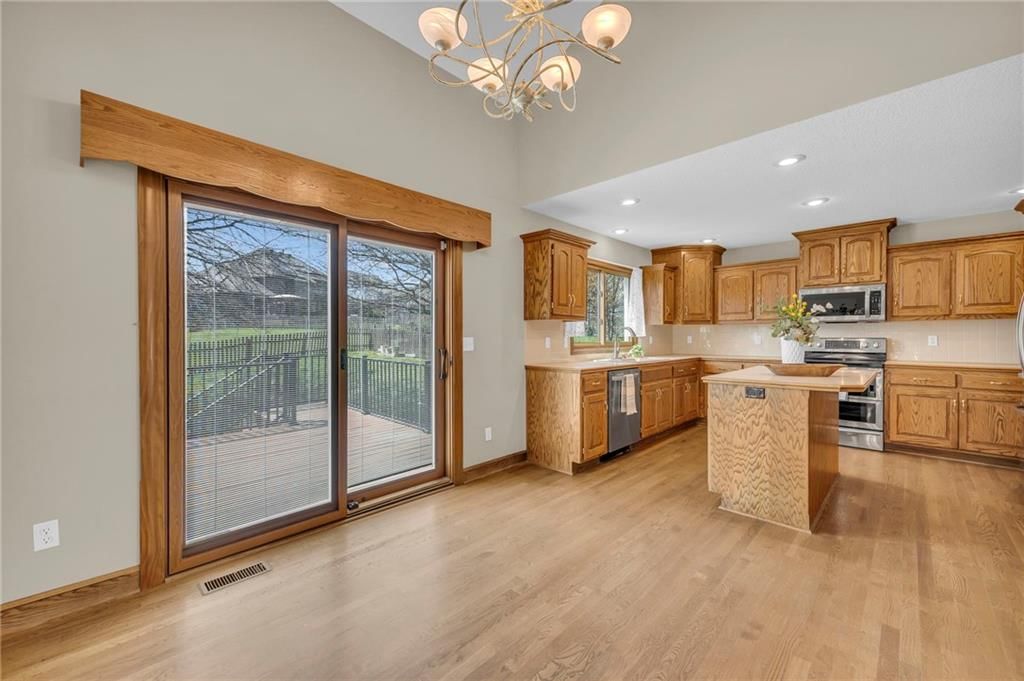 7442 N Sycamore Avenue — photo 8