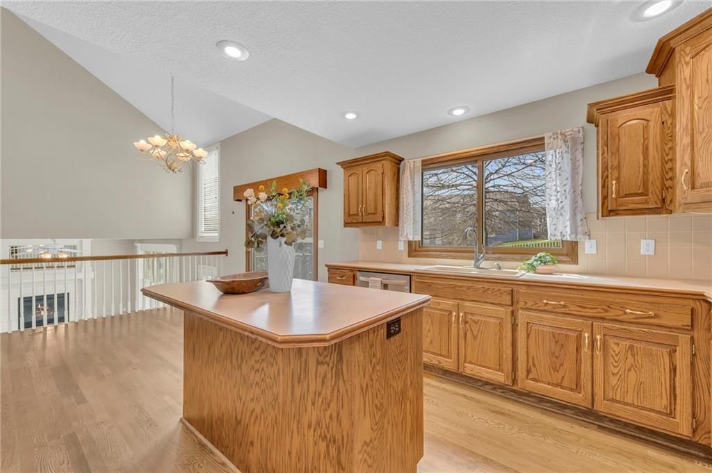 7442 N Sycamore Avenue — photo 10
