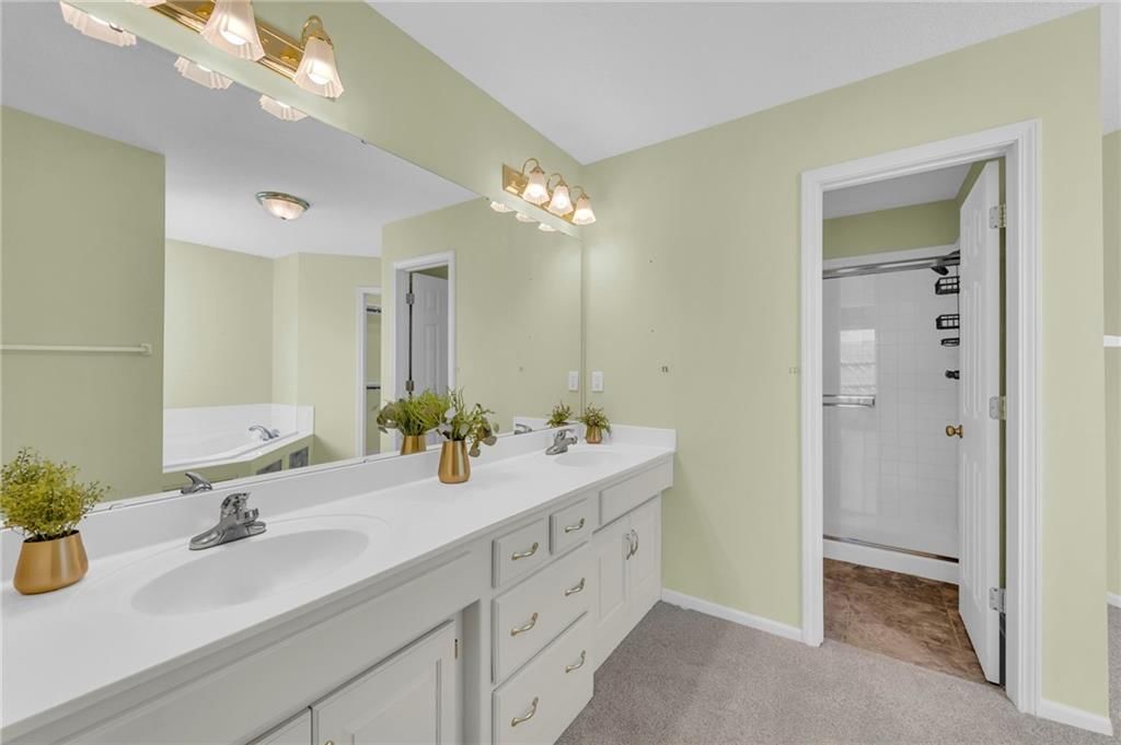 7442 N Sycamore Avenue — photo 22