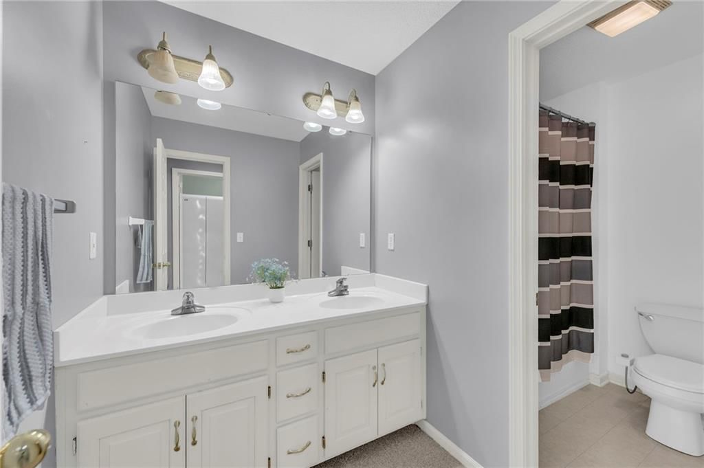 7442 N Sycamore Avenue — photo 27