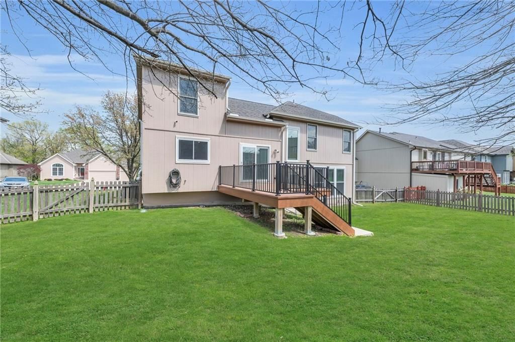 7442 N Sycamore Avenue — photo 37
