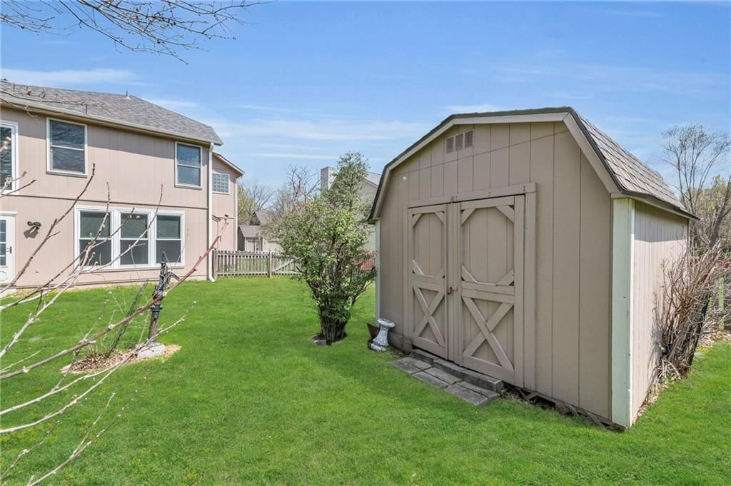 7442 N Sycamore Avenue — photo 39