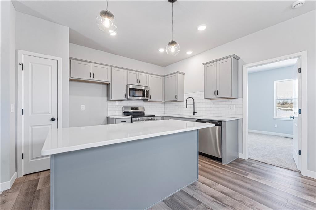 2437 NW Sunnyvale Court — photo 6