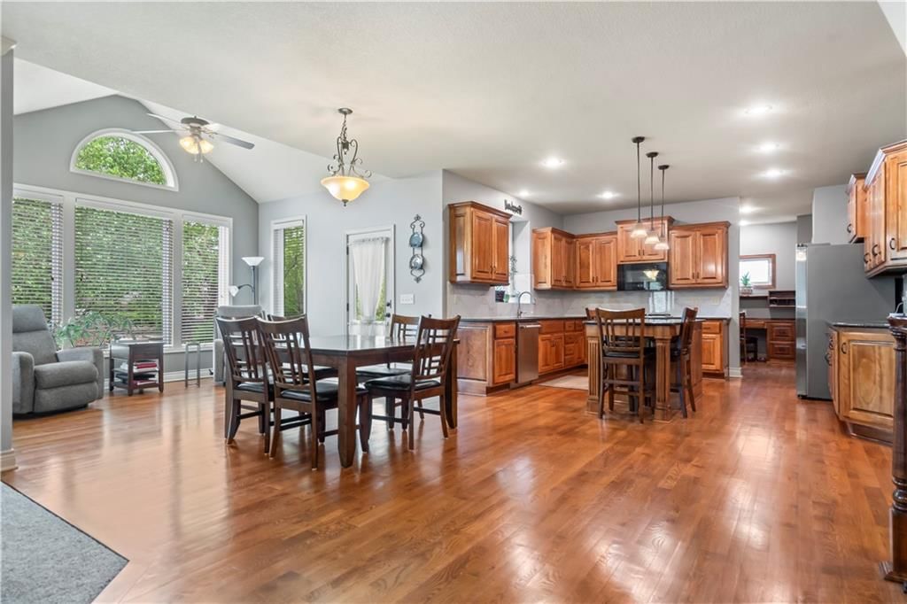 22221 W 57th Street — photo 10