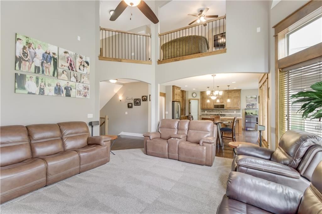 1300 NE Woods Edge Court — photo 7