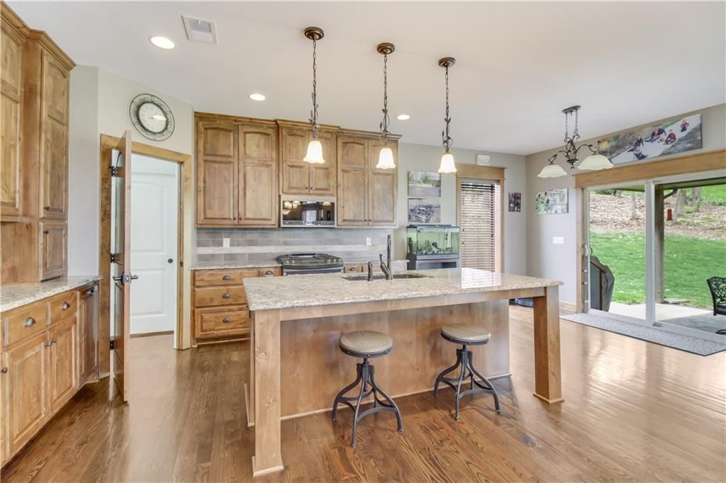 1300 NE Woods Edge Court — photo 9