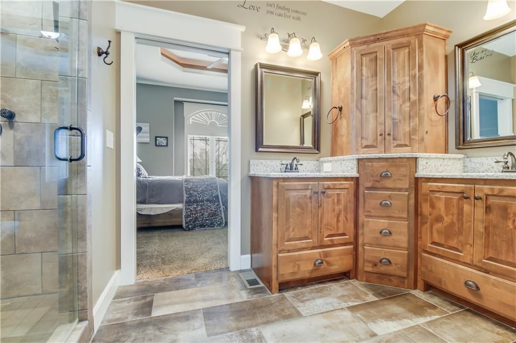 1300 NE Woods Edge Court — photo 18