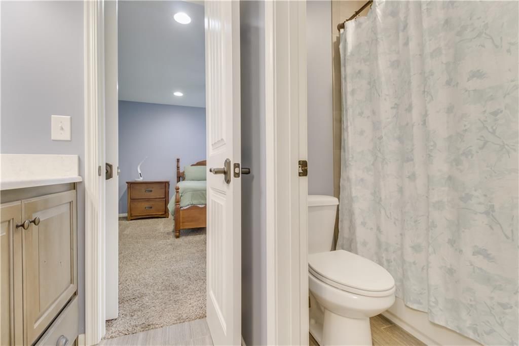 1300 NE Woods Edge Court — photo 25