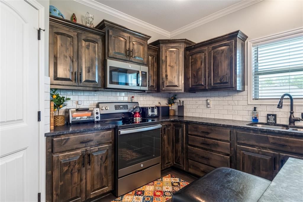 309 NE 102nd Terrace — photo 8