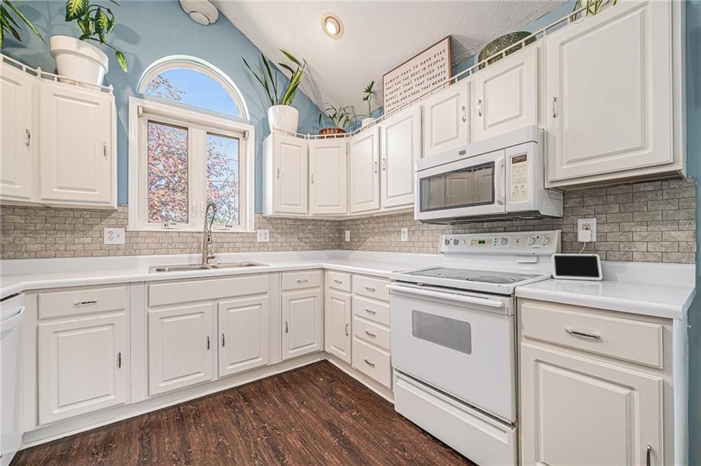 Photo 9 of 29 - 12610 W 52ND Street