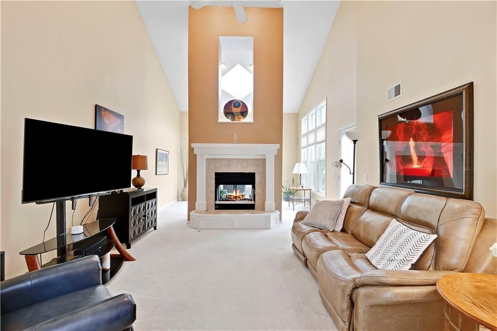 190 Pointe Drive — photo 14