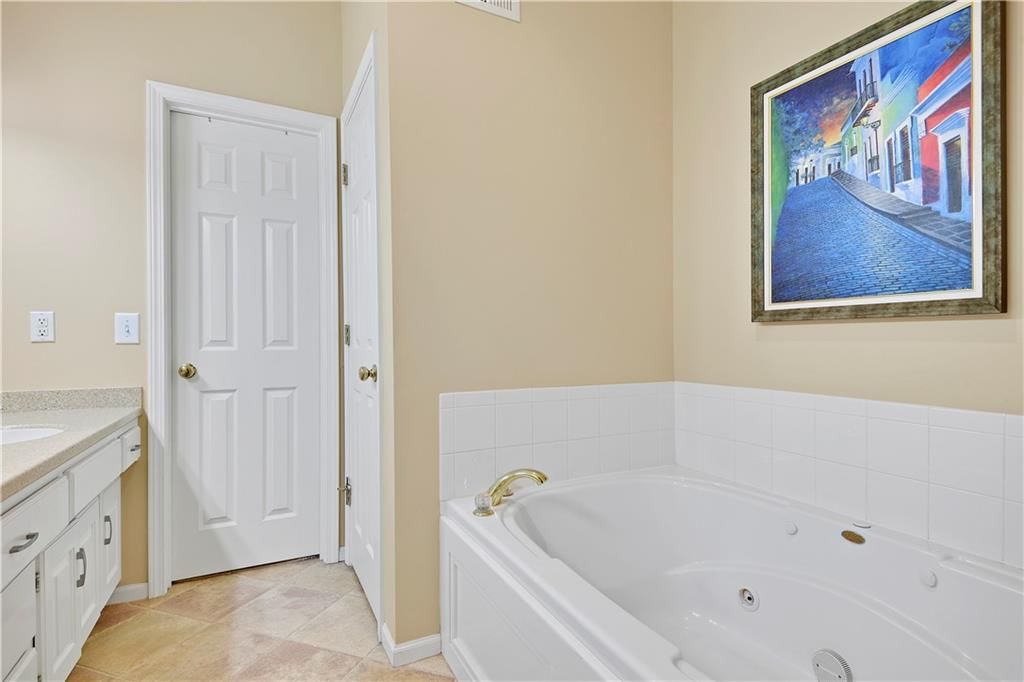 190 Pointe Drive — photo 21