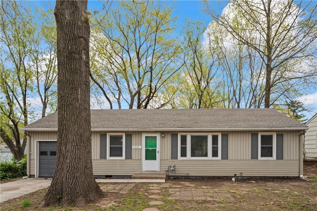 10105 Hillcrest Road — photo 1