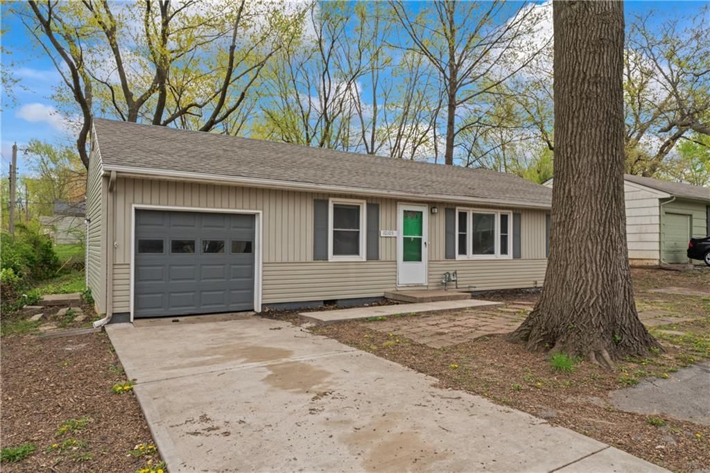 10105 Hillcrest Road — photo 2