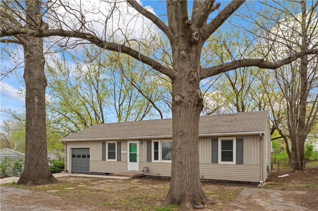 10105 Hillcrest Road — photo 3