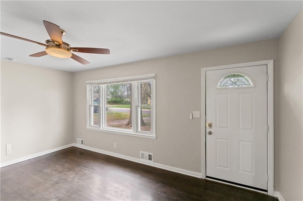 10105 Hillcrest Road — photo 8