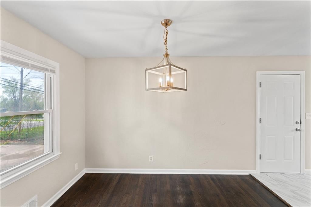 10105 Hillcrest Road — photo 12