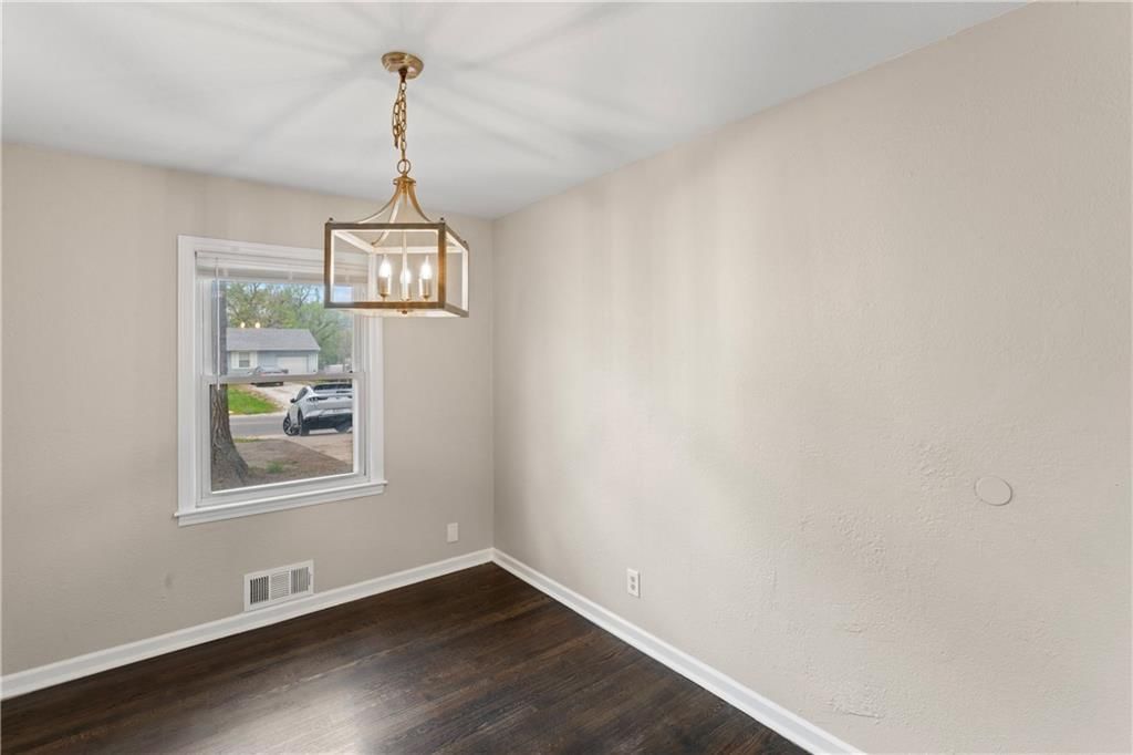 10105 Hillcrest Road — photo 14