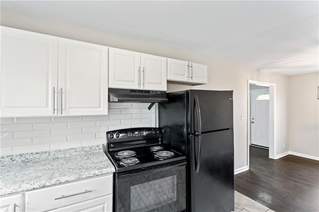 10105 Hillcrest Road — photo 18