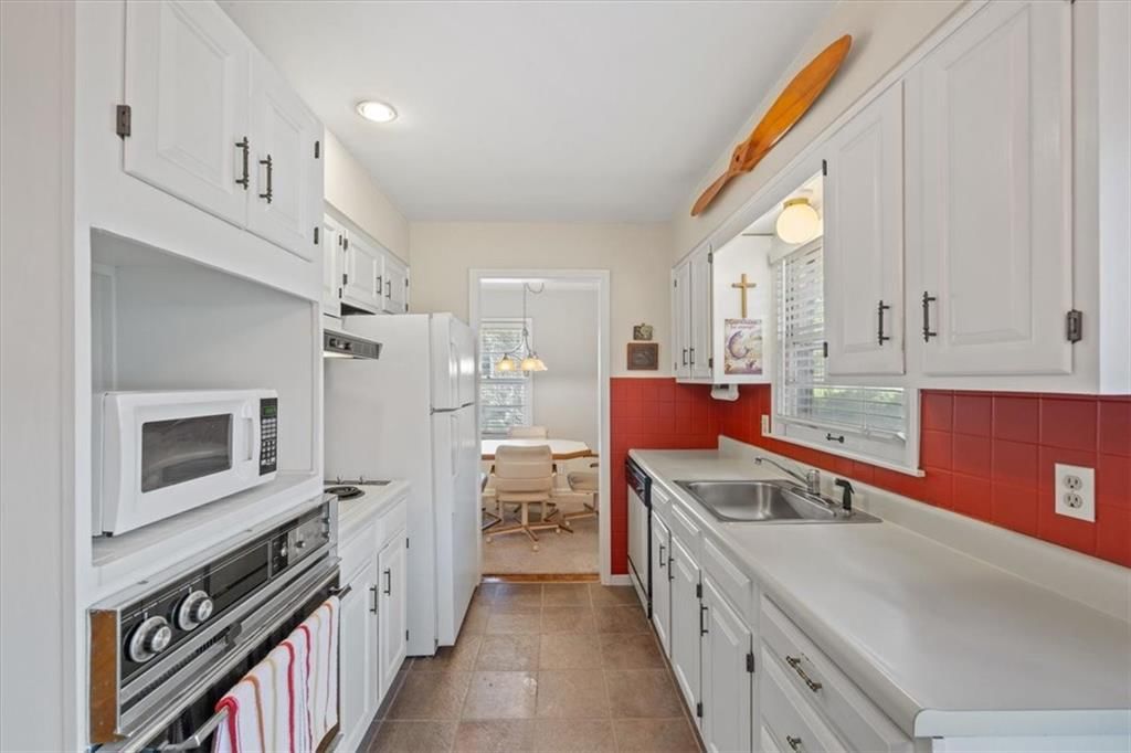 10310 W 73rd Street — photo 9