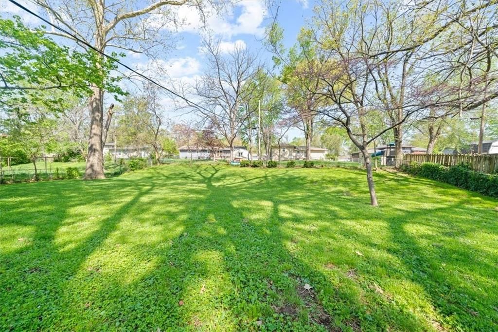 10310 W 73rd Street — photo 24